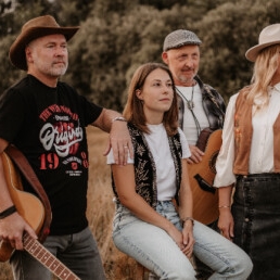 TREASURE, Akoestische Country Pop Band