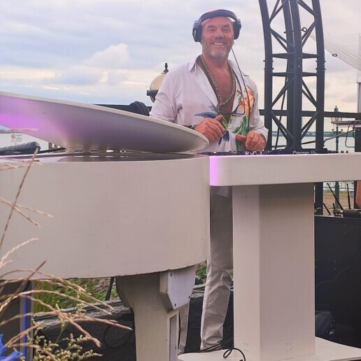 Drive-in show Oostvoorne  (NL) wedding show The Dj from Voorne aan Zee