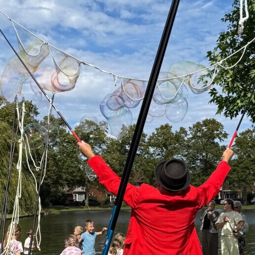 Kindervoorstelling Hattem  (NL) Zeepbellenshow – bellenblaas act