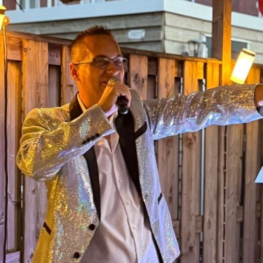 Zanger Brielle  (NL) Nederlandstalige Feest Zanger Silvester