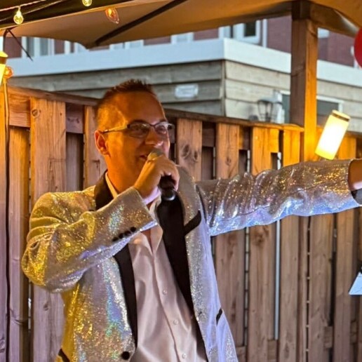Singer (male) Brielle  (NL) Dutch-Language Party Singer Silvester