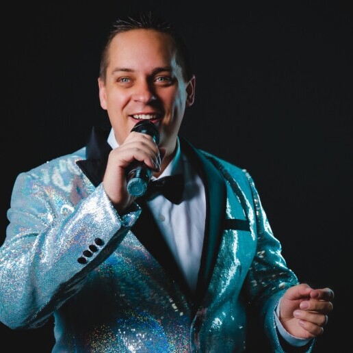 Zanger Brielle  (NL) Zanger Silvester | Muziek in de Zorg