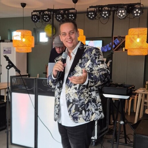 DE HOLLANDSE FEEST ZANGER TUIN FEEST BBQ