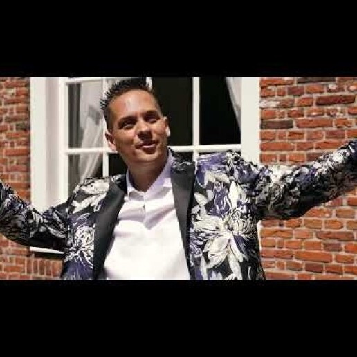 Singer (male) Brielle  (NL) THE PARTY SINGER SILVESTER KOSTER