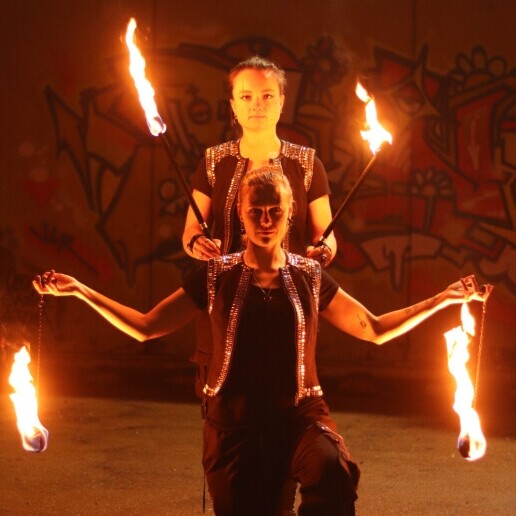 Duo custom fire show