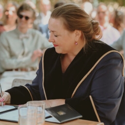 Trouwambtenaar Elst  (Gelderland)(NL) Marjolein de Rijk - TrouwRijk