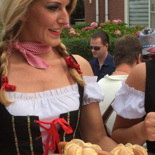 Dansgroep Den Haag  (NL) OKTOBERFEST ShowBizz Dancers