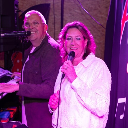 Singer (male) Borger  (NL) Duo Hartslach