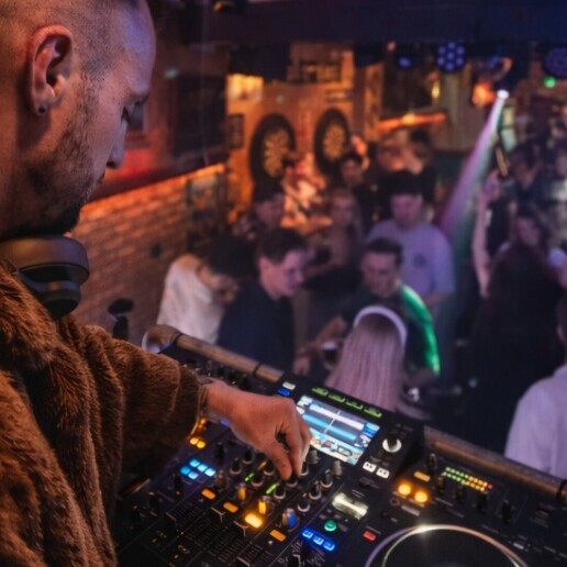 DJ Geertruidenberg  (NL) Feest dj la bontjas