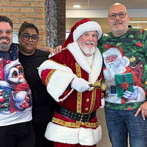 Character/Mascott Hoofddorp  (NL) Enthusiastic Santa on location!