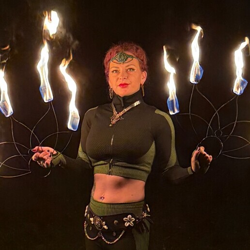 Danser Geleen  (NL) Vuurshow Naariyya