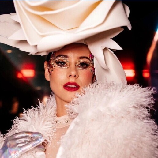 Actor Vught  (NL) Hostesses | White Flower