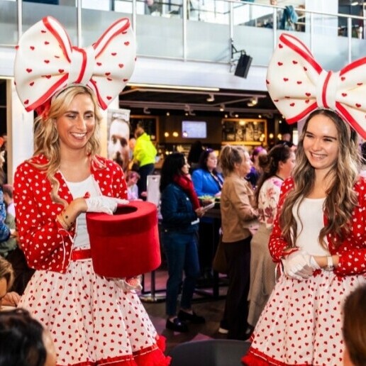 Actor Beesd  (NL) Valentine - Compliment ladies!