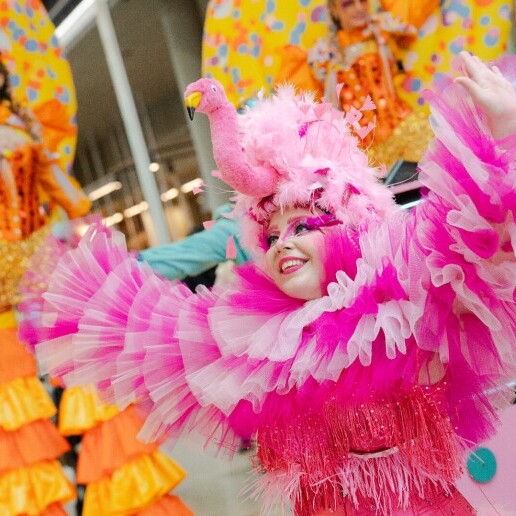 Dance group Beesd  (NL) Family fun parade