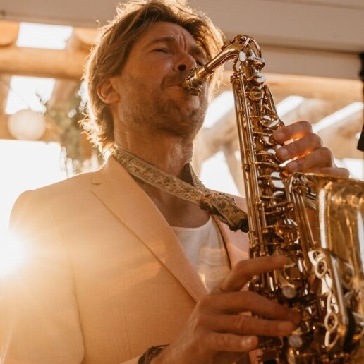 Saxofonist Amsterdam  (NL) Live saxofonist performance Jurienne!