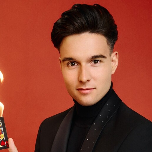 Magician Purmerend  (NL) Elegant magician Jim Chain Olivier