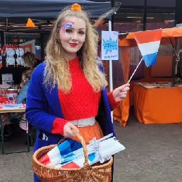 Animatie Assen  (NL) Uitdeeldame thema Nederland (Koningsdag)