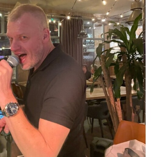 Zanger Amstelhoek  (NL) Tom Joël -NL meezingers incl geluid