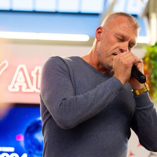 Singer (male) Amstelhoek  (NL) Tom Joel & DJ / Saxophonist Philip