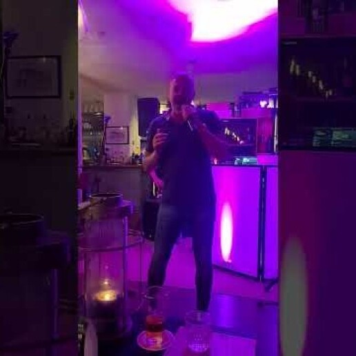 Zanger Amstelhoek  (NL) Tom Joël - Kerstshow - incl. geluid!!