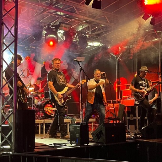 Band Scherpenzeel  (Gelderland)(NL) The Bukkums - High Power Rock Covers