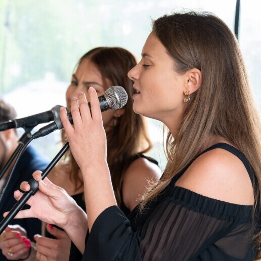 Singer (female) Volendam  (NL) R3SONATE Live music - Trio