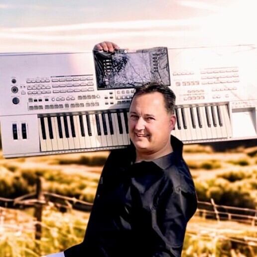 Zanger Emmer Compascuum  (NL) Piraten en Hollandse Hits *LIVE*