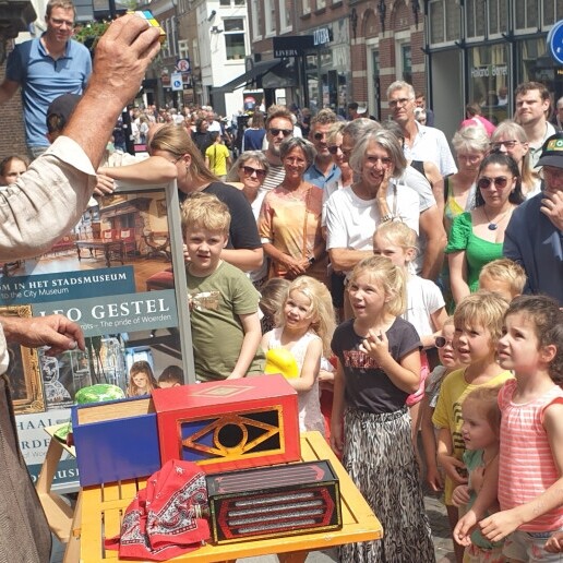 Magician Doetinchem  (NL) Streetmagic