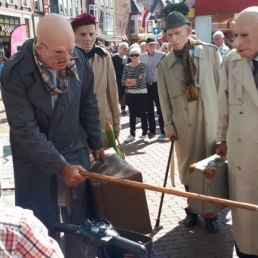 De Potloodventers (trio) / Straattheater