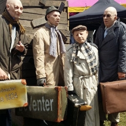 Actor Doetinchem  (NL) The Pencil hawkers (trio) / Street theatre