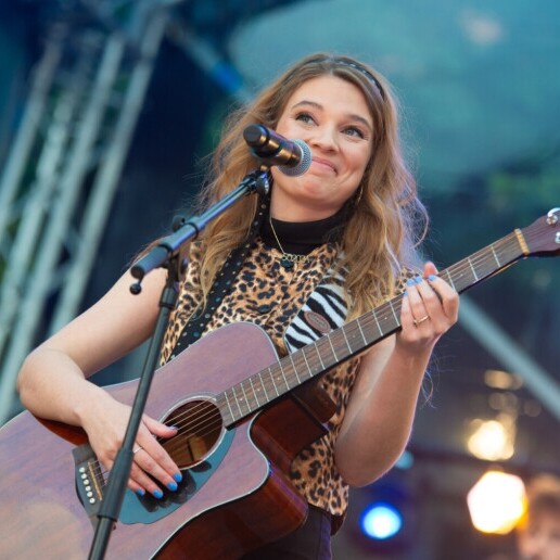 Singer (female) Amsterdam  (NL) Lisa Schenk