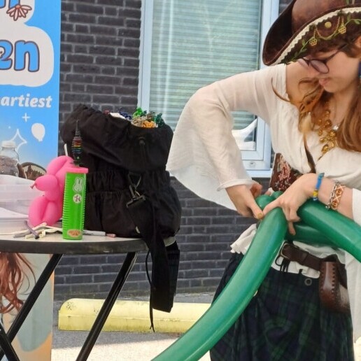 Ballon artiest Kruisland  (NL) Ballonartiest Captain Carmen