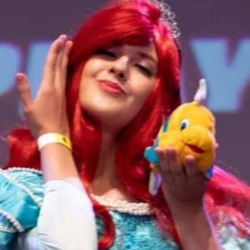 Singer (female) Goes  (NL) Magical performance by fairy princess