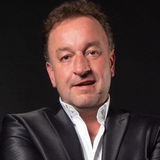 Singer (male) Bussum  (NL) Wout for your most memorable moment