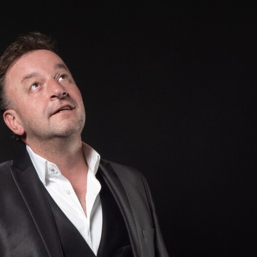 Zanger Bussum  (NL) Wout zingt René Froger.