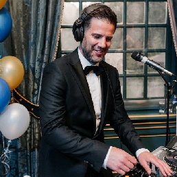 DJ Kampen  (NL) DJ & Pianist: ceremony, dinner and party