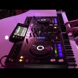 Dinner + Dance Party | DJ & Pianist in 1