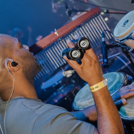 Percussionist Rotterdam  (NL) Live Percussion with DJ Act/ Saxophonist