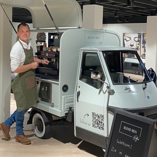 Barista Riel  (NL) Coffee Tuktuk on location