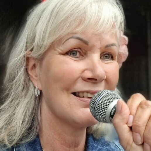 Singer (female) Emmen  (NL) Jannet Bodewes country singer