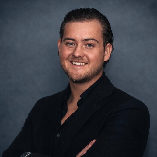 Singer (male) Rijen  (NL) Volkszanger Delano Bisschops