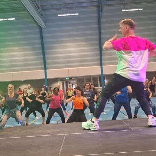Danser Bergen op Zoom  (NL) Schudden met die billen
