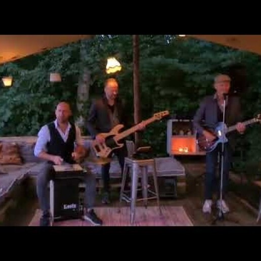 Band Den Bosch  (NL) One Two Trio Mobiel Akoestisch