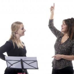 Trainer/Workshop Bergen  (Noord Holland)(NL) Chaja van der Heide: Singing teacher