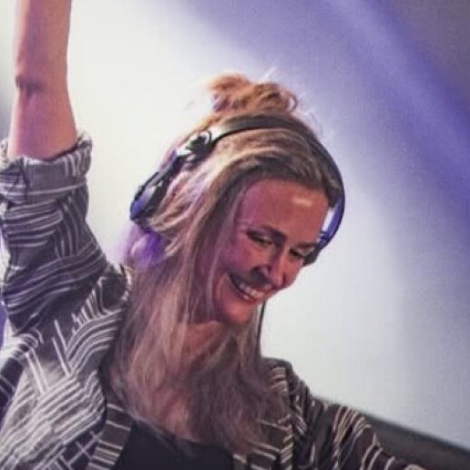 DJ Amsterdam  (NL) Slam FM Housuh in the Pauzuh