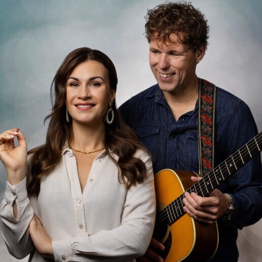 Singer (female) Nieuw en Sint Joosland  (NL) Acoustic duo Lace Sonic