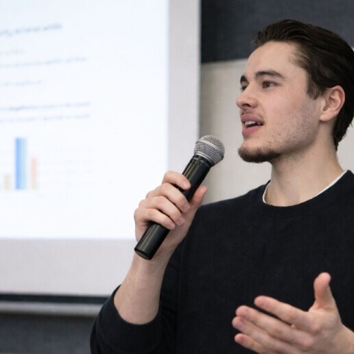 Spreker Stadskanaal  (NL) AI in Jip-en-Janneke taal