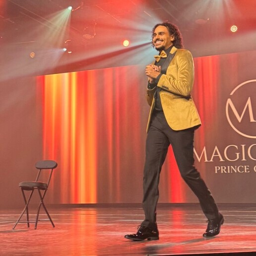 Goochelaar Amsterdam  (NL) Magic Nape Walk Around Act!