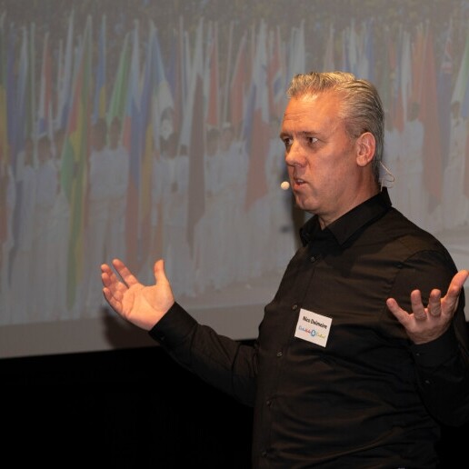 Speaker Eindhoven  (NL) The profit of losses