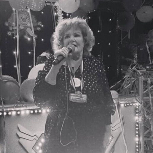 Singer (female) Midwolda  (NL) Imca Marina